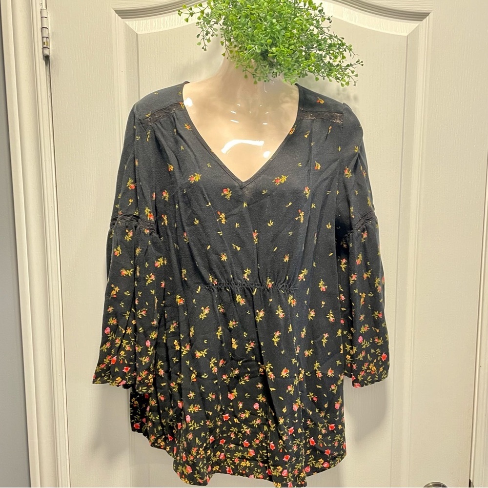 🌸3 for $20 Top Romantic Boho floral Long Sleeve Blouse Size M Flare Bell Sleeve